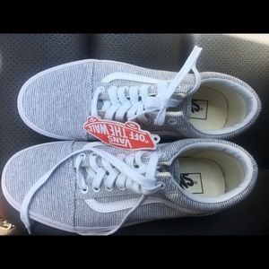 grey ribbed vans